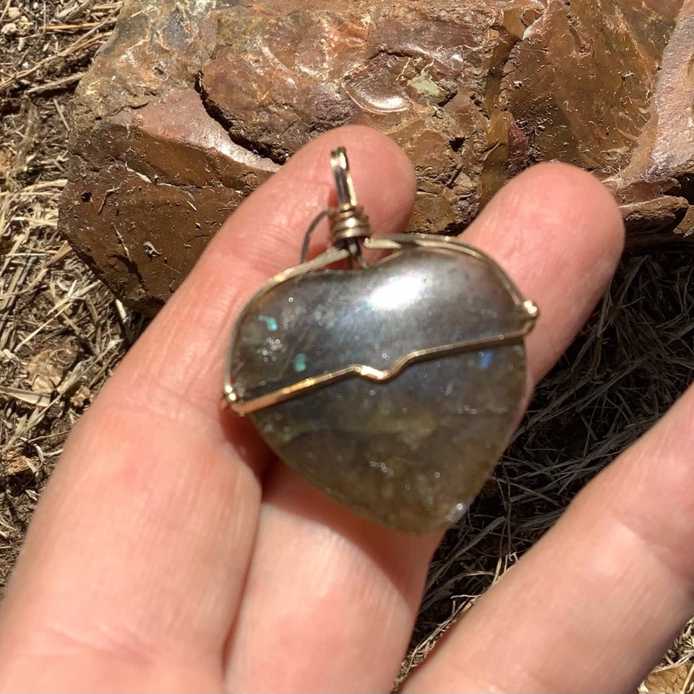 Labradorite Pendant - Picture 2 of 6